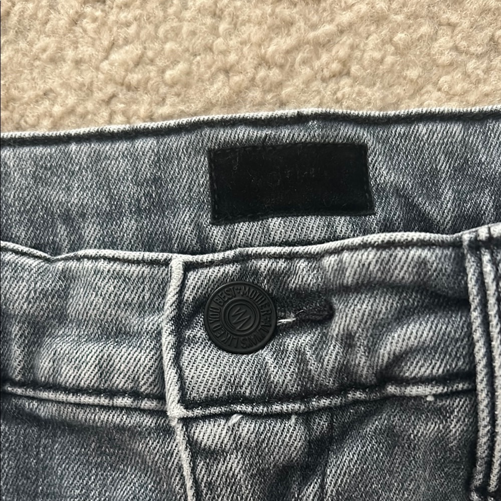 Mother Swooner zip jeans in Static wash - Picture 7 of 9